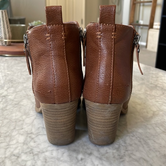 Universal Thread Heeled Booties w/dual zipper sides - Picture 4 of 10